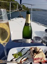 Žene i muškarci, upoznajte se bez pritiska — love retreats jedrilicom – Transice Split – slika 2